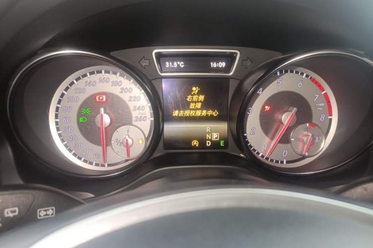 Used Mercedes-Benz GLA 2015 GLA 220 4MATIC Fashion Model Instrument Cluster