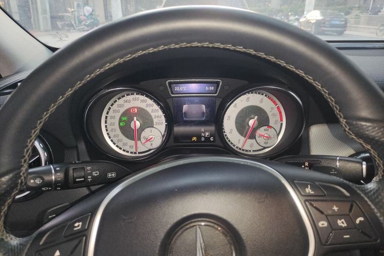 Used Mercedes-Benz GLA 2015 GLA 200 Fashion Model Instrument Cluster