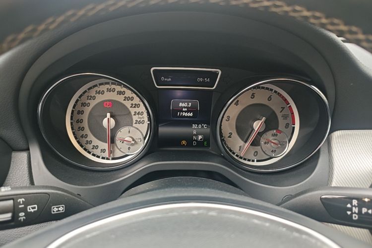 Used Mercedes-Benz GLA 2015 GLA 220 4MATIC Fashion Model Instrument Cluster