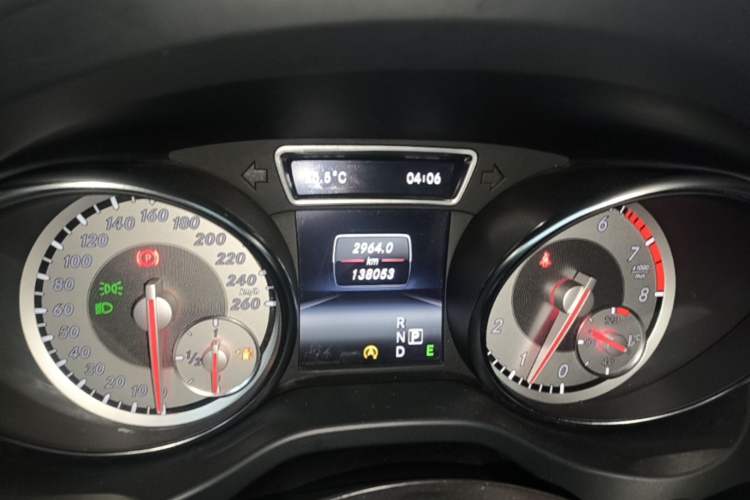 Used Mercedes-Benz GLA 2015 GLA 220 4MATIC Fashion Model Instrument Cluster