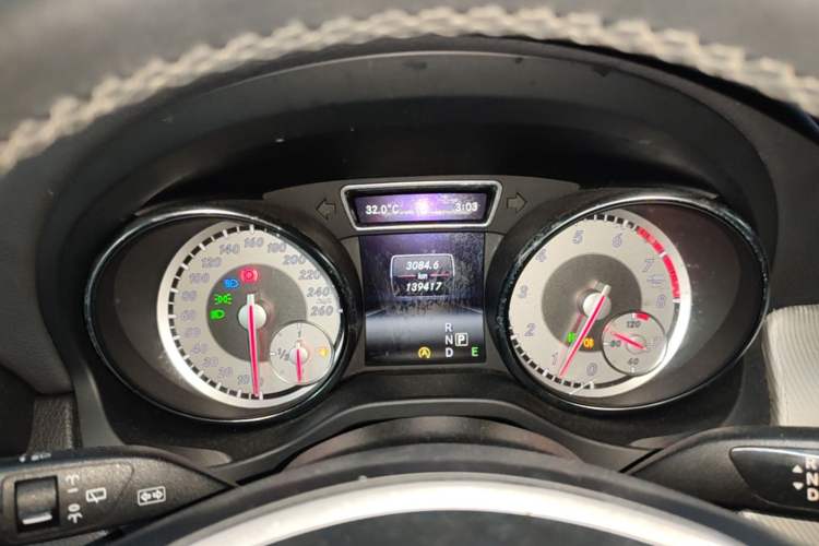 Used Mercedes-Benz GLA 2015 GLA 200 Fashion Model Instrument Cluster