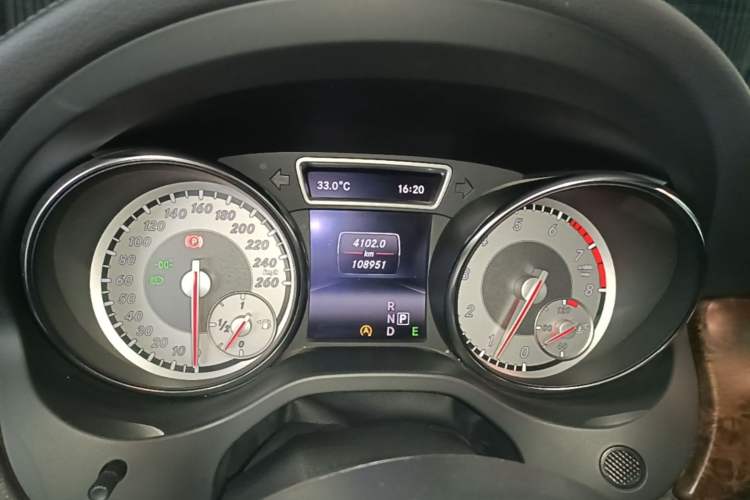 Used Mercedes-Benz GLA 2015 GLA 260 4MATIC Instrument Cluster