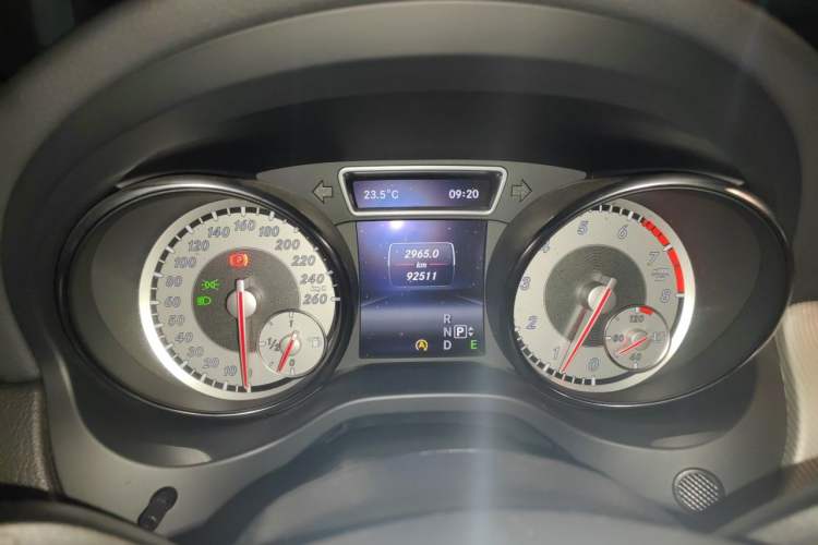 Used Mercedes-Benz GLA 2015 GLA 220 4MATIC Luxury Model Instrument Cluster
