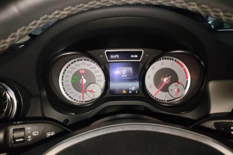 Used Mercedes-Benz GLA 2015 GLA 220 4MATIC Fashion Model Instrument Cluster
