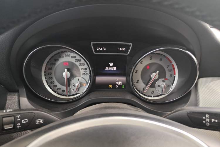 Used Mercedes-Benz GLA 2015 GLA 220 4MATIC Luxury Model Instrument Cluster