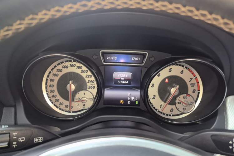 Used Mercedes-Benz GLA 2015 GLA 220 4MATIC Luxury Model Instrument Cluster