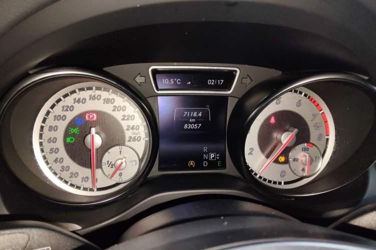Used Mercedes-Benz GLA 2015 GLA 220 4MATIC Luxury Model Instrument Cluster