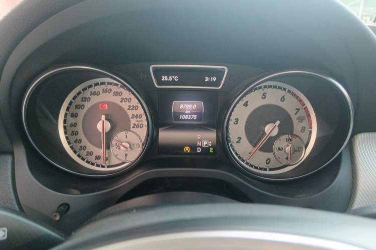 Used Mercedes-Benz GLA 2015 GLA 220 4MATIC Fashion Model Instrument Cluster