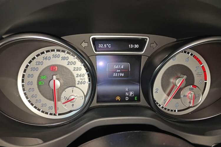 Used Mercedes-Benz GLA 2015 GLA 220 4MATIC Fashion Model Instrument Cluster