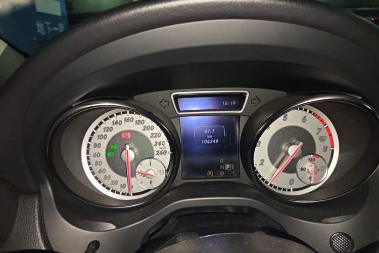 Used Mercedes-Benz GLA 2015 GLA 200 Instrument Cluster