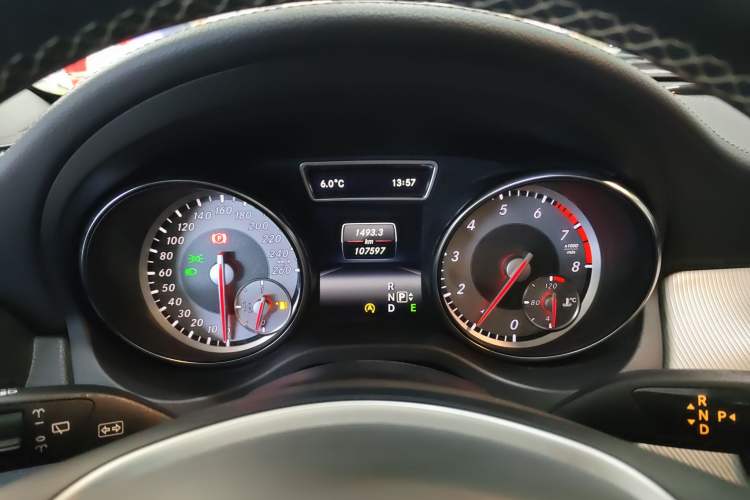 Used Mercedes-Benz GLA 2015 GLA 220 4MATIC Luxury Model Instrument Cluster
