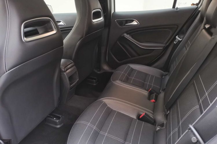 Used Mercedes-Benz GLA 2015 GLA 200 Interior 1