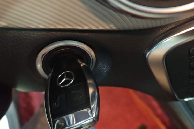Used Mercedes-Benz GLA 2015 GLA 220 4MATIC Luxury Model Interior 1