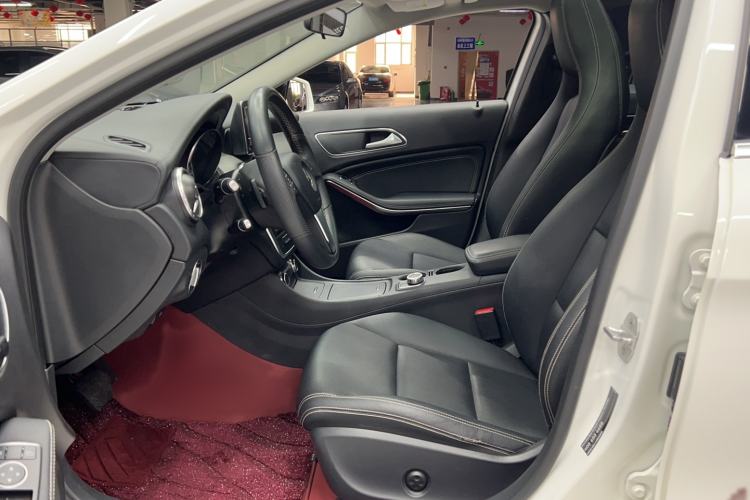 Used Mercedes-Benz GLA 2015 GLA 200 Fashion Model Interior 1