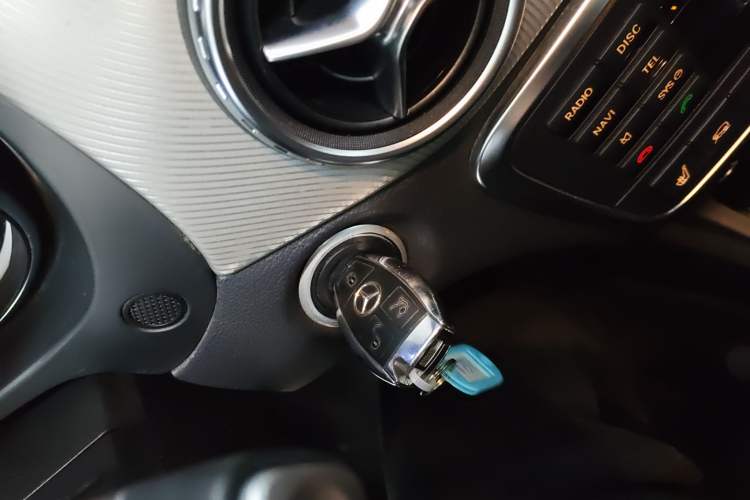 Used Mercedes-Benz GLA 2015 GLA 220 4MATIC Luxury Model Interior 1