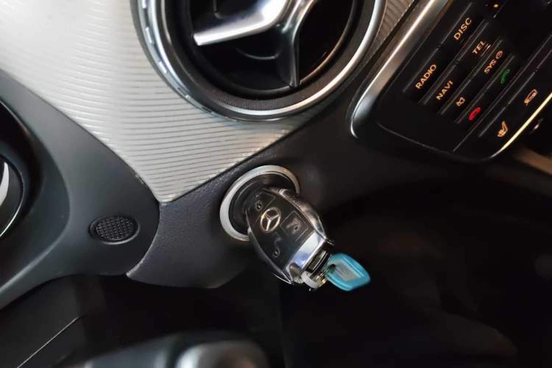Used Mercedes-Benz GLA 2015 GLA 220 4MATIC Luxury Model Interior 1