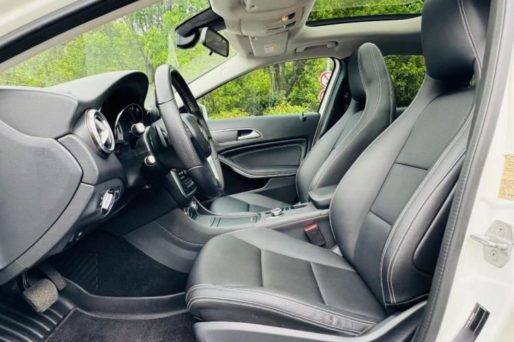 Used Mercedes-Benz GLA 2015 GLA 200 Sport Edition Interior 2
