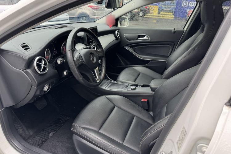 Used Mercedes-Benz GLA 2015 GLA 200 Fashion Model Interior 2