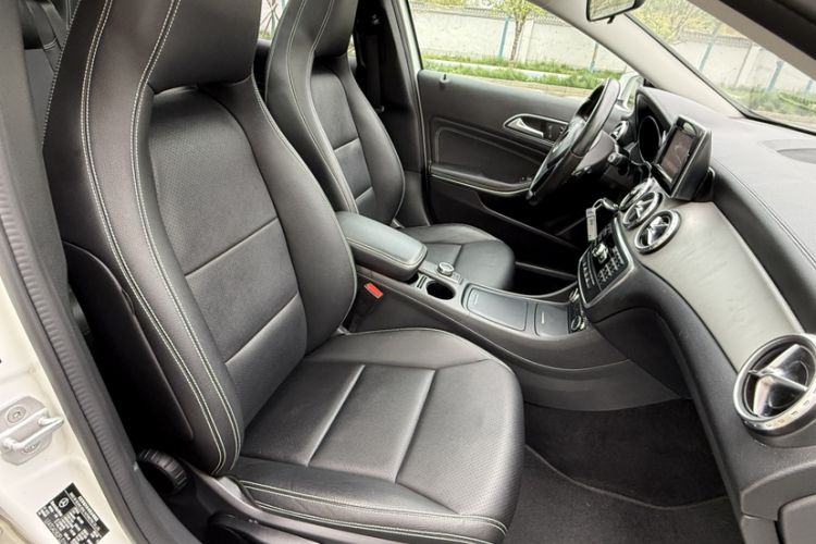 Used Mercedes-Benz GLA 2015 GLA 200 Fashion Model Interior 2