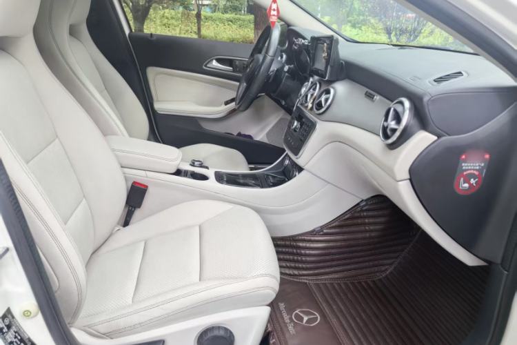 Used Mercedes-Benz GLA 2015 GLA 200 Fashion Model Interior 2