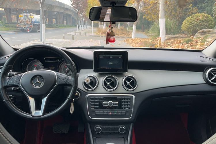 Used Mercedes-Benz GLA 2015 GLA 200 Interior 3