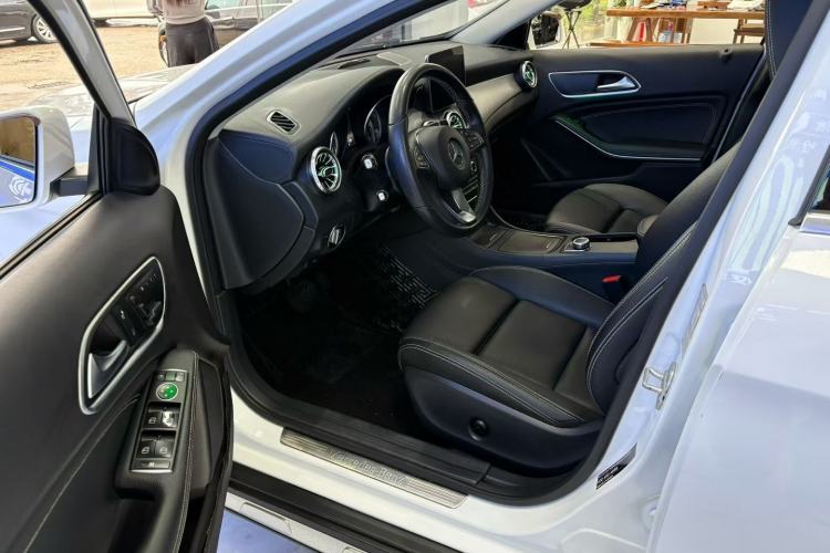 Used Mercedes-Benz GLA 2015 GLA 200 Fashion Model Interior 3