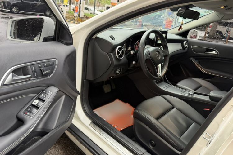 Used Mercedes-Benz GLA 2015 GLA 200 Fashion Model Interior 4