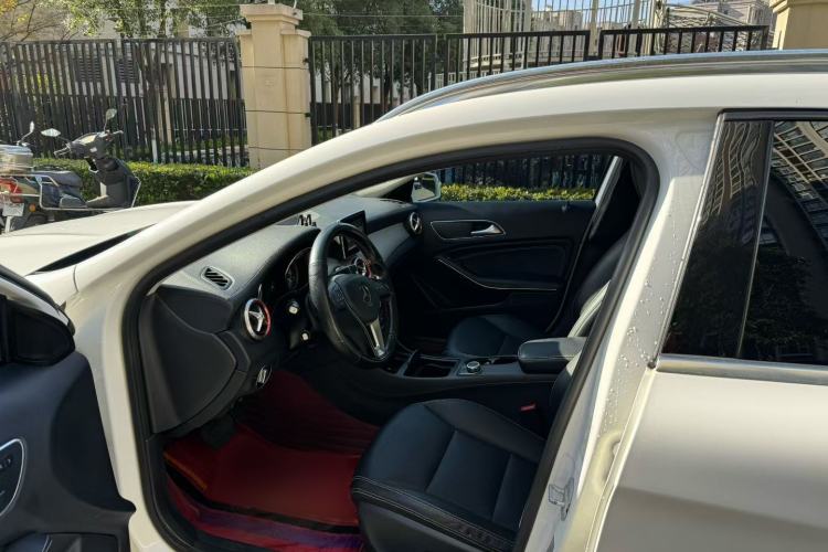 Used Mercedes-Benz GLA 2015 GLA 200 Fashion Model Interior 4