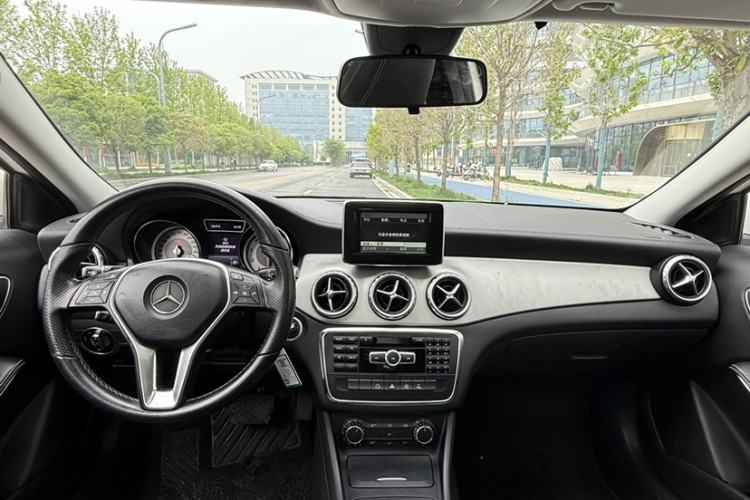 Used Mercedes-Benz GLA 2015 GLA 200 Fashion Model Interior 4
