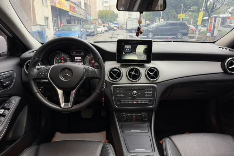 Used Mercedes-Benz GLA 2015 GLA 200 Fashion Model Interior 5