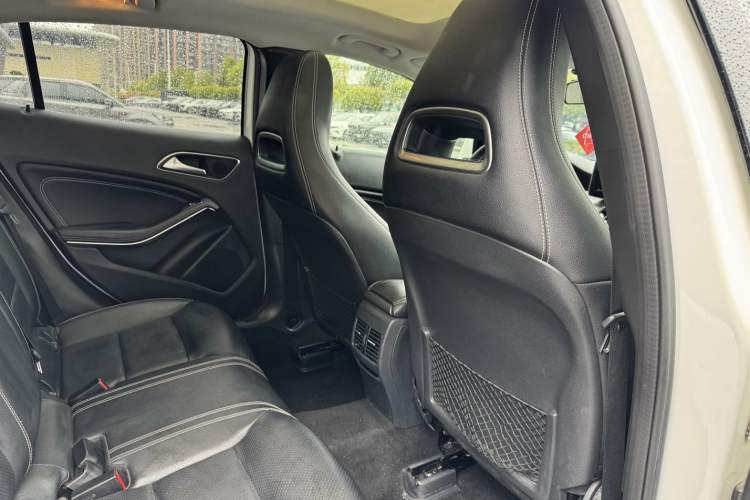 Used Mercedes-Benz GLA 2015 GLA 200 Fashion Model Interior 5