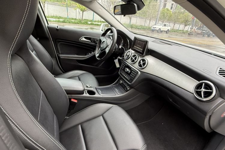 Used Mercedes-Benz GLA 2015 GLA 200 Fashion Model Interior 5