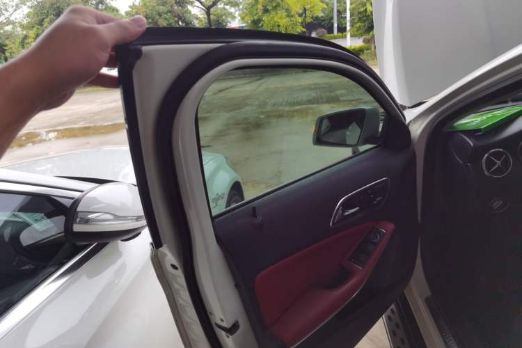 Used Mercedes-Benz GLA 2015 GLA 200 Left Front Door Interior