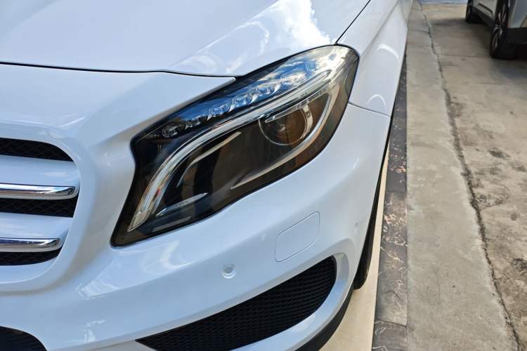Used Mercedes-Benz GLA 2015 GLA 260 4MATIC Left Front Headlight