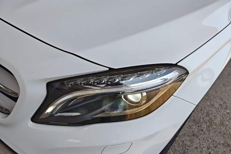 Used Mercedes-Benz GLA 2015 GLA 220 4MATIC Fashion Model Left Front Headlight