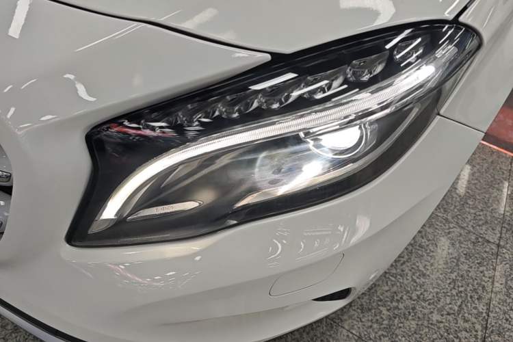 Used Mercedes-Benz GLA 2015 GLA 220 4MATIC Luxury Model Left Front Headlight