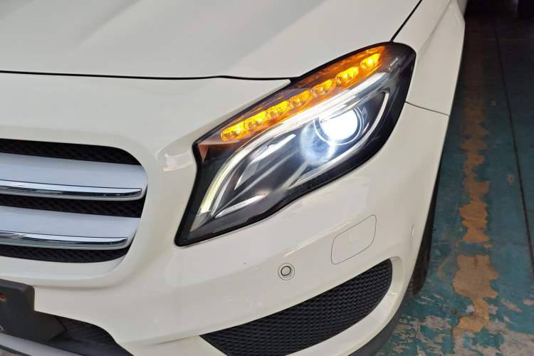 Used Mercedes-Benz GLA 2015 GLA 260 4MATIC Left Front Headlight