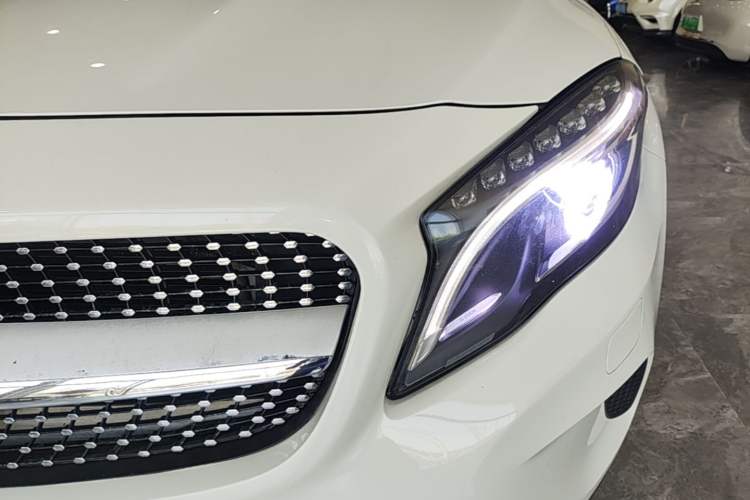 Used Mercedes-Benz GLA 2015 GLA 200 Left Front Headlight