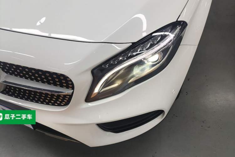 Used Mercedes-Benz GLA 2015 GLA 220 4MATIC Fashion Model Left Front Headlight