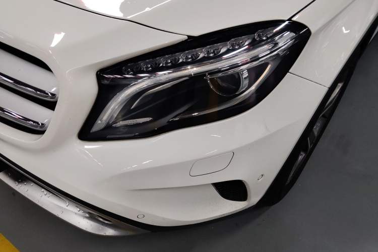 Used Mercedes-Benz GLA 2015 GLA 220 4MATIC Luxury Model Left Front Headlight