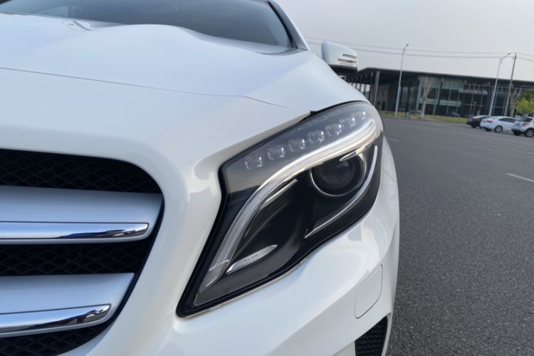Used Mercedes-Benz GLA 2015 GLA 220 4MATIC Fashion Model Left Front Headlight