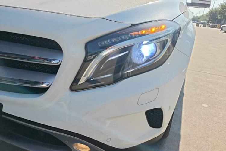 Used Mercedes-Benz GLA 2015 GLA 220 4MATIC Fashion Model Left Front Headlight