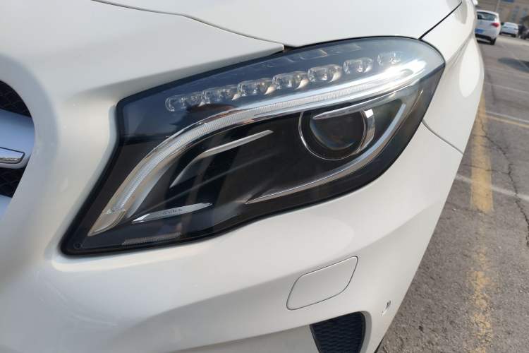 Used Mercedes-Benz GLA 2015 GLA 200 Left Front Headlight