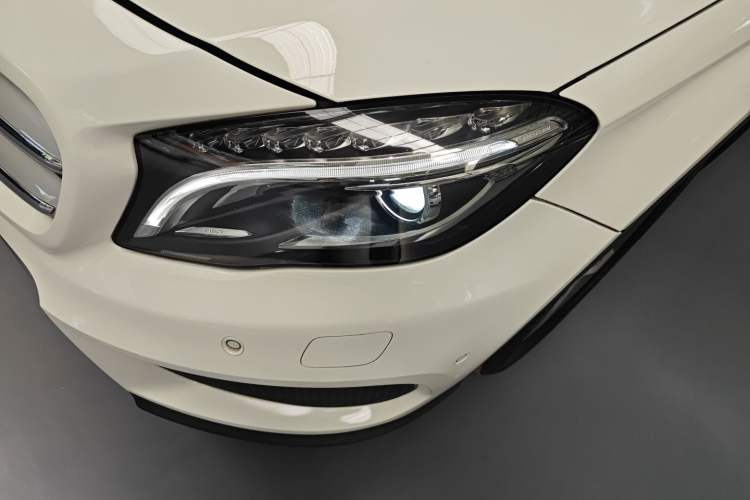 Used Mercedes-Benz GLA 2015 GLA 260 4MATIC Left Front Headlight