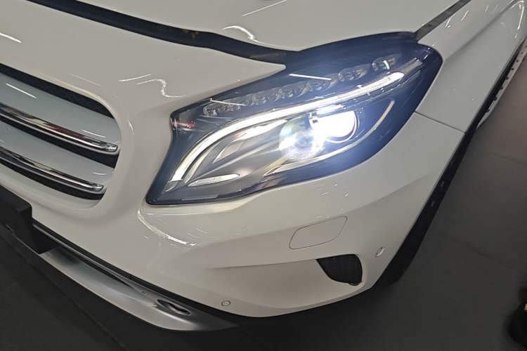 Used Mercedes-Benz GLA 2015 GLA 220 4MATIC Fashion Model Left Front Headlight