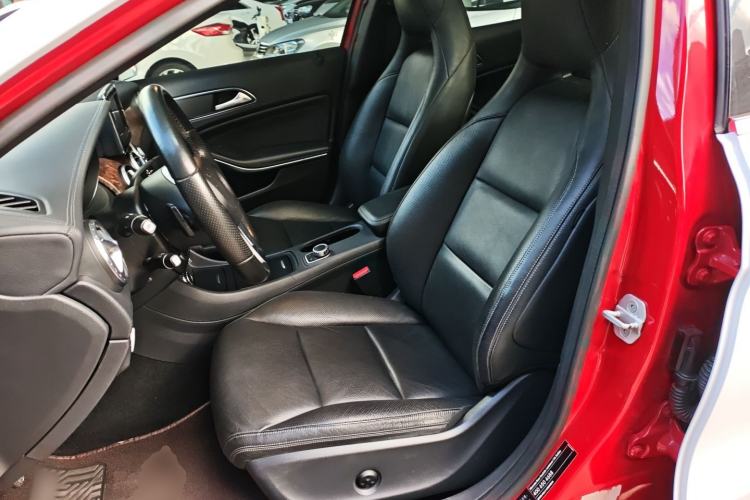 Used Mercedes-Benz GLA 2015 GLA 260 4MATIC Left Front Seat