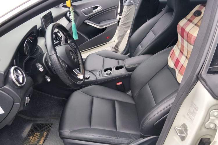 Used Mercedes-Benz GLA 2015 GLA 200 Left Front Seat