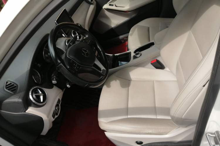 Used Mercedes-Benz GLA 2015 GLA 200 Fashion Model Left Front Seat