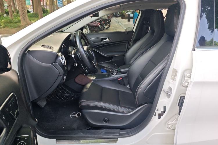 Used Mercedes-Benz GLA 2015 GLA 200 Sport Edition Left Front Seat