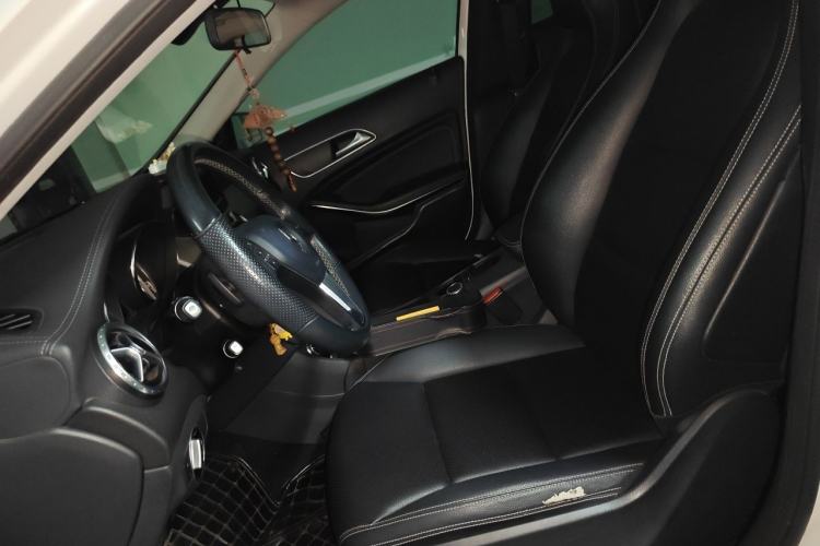 Used Mercedes-Benz GLA 2015 GLA 220 4MATIC Fashion Model Left Front Seat